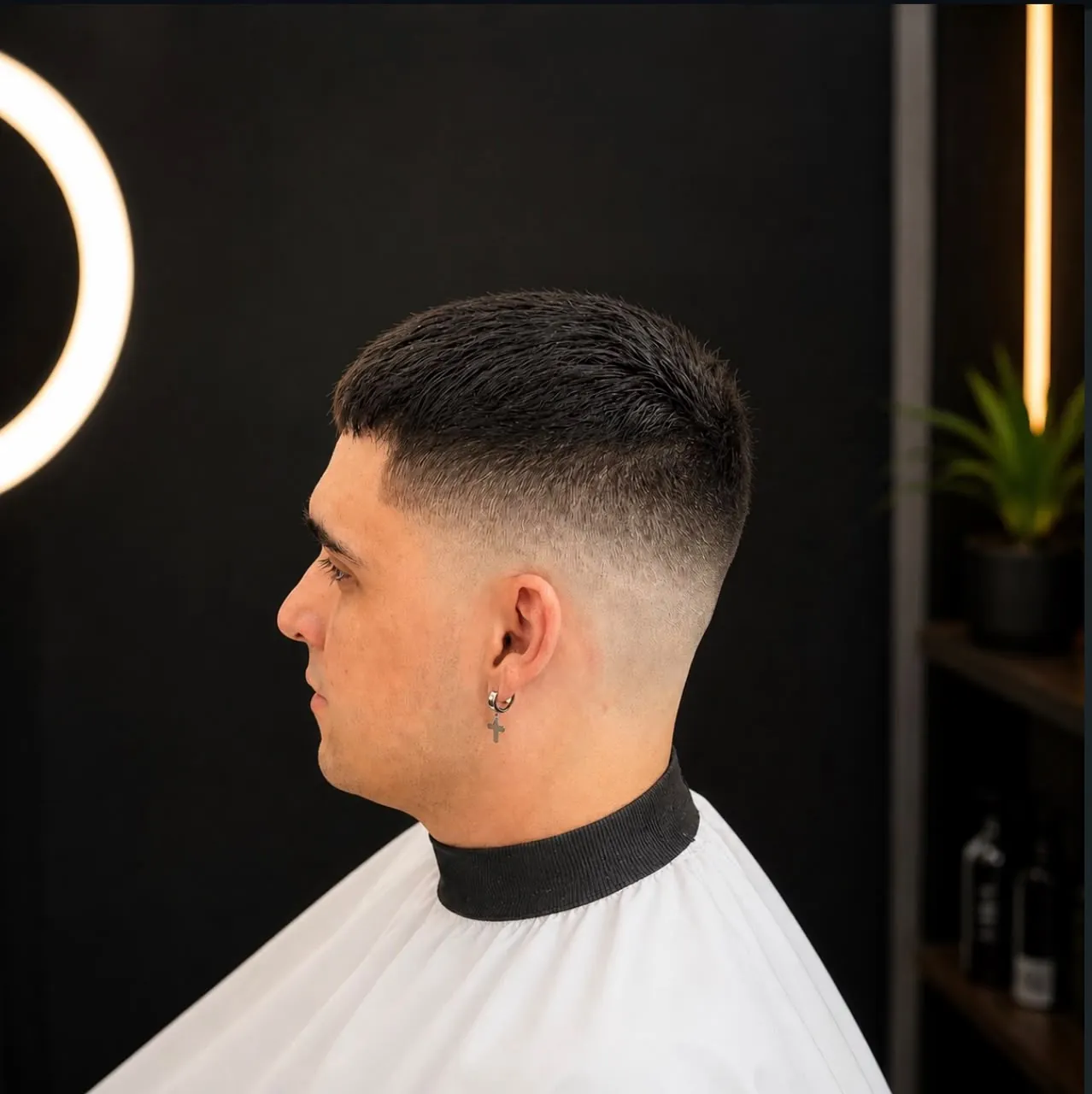 Corte degradê baixo finalizado, visto de perfil
